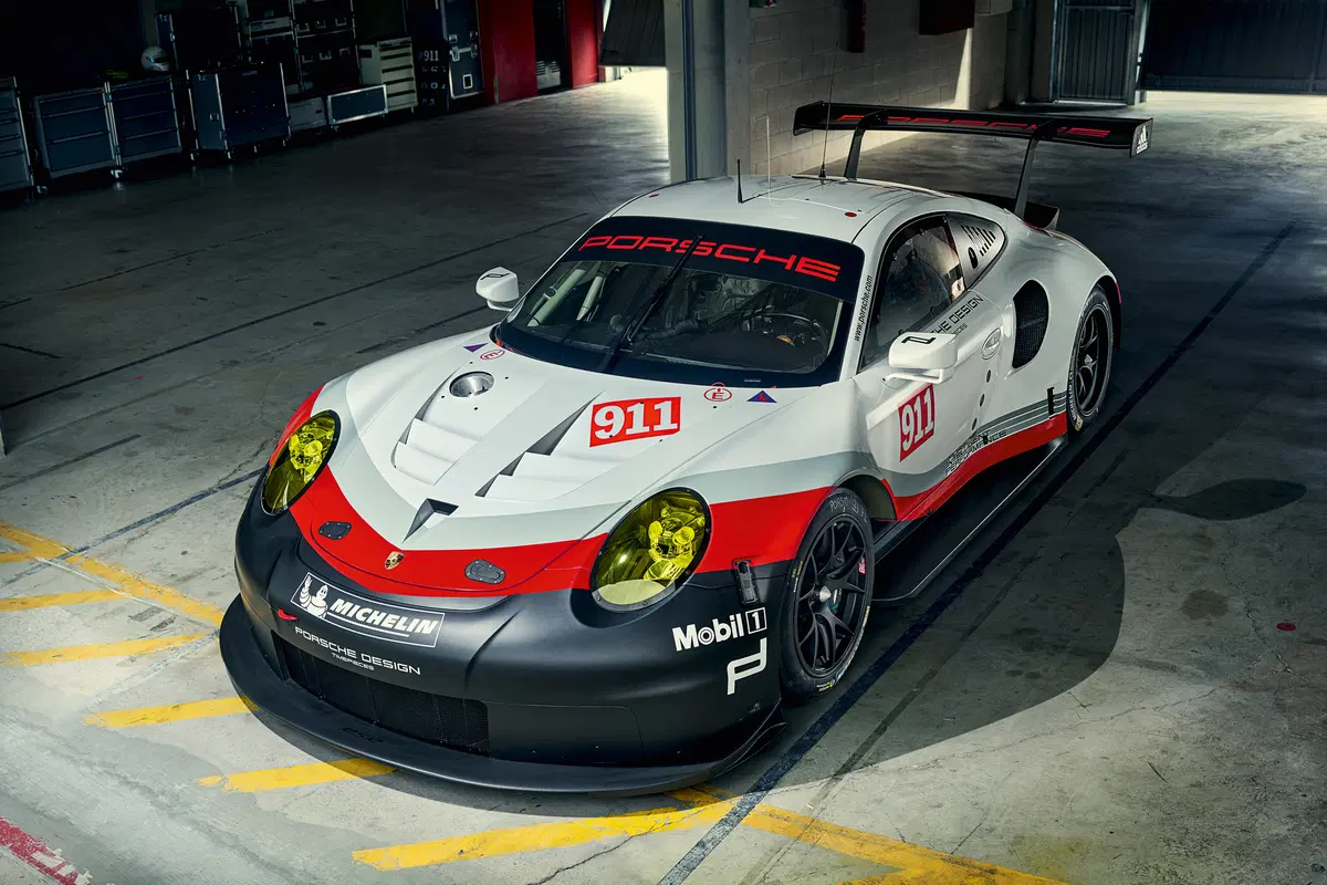 Porsche 911 RSR 2017, la nuova arma per Le Mans (7)