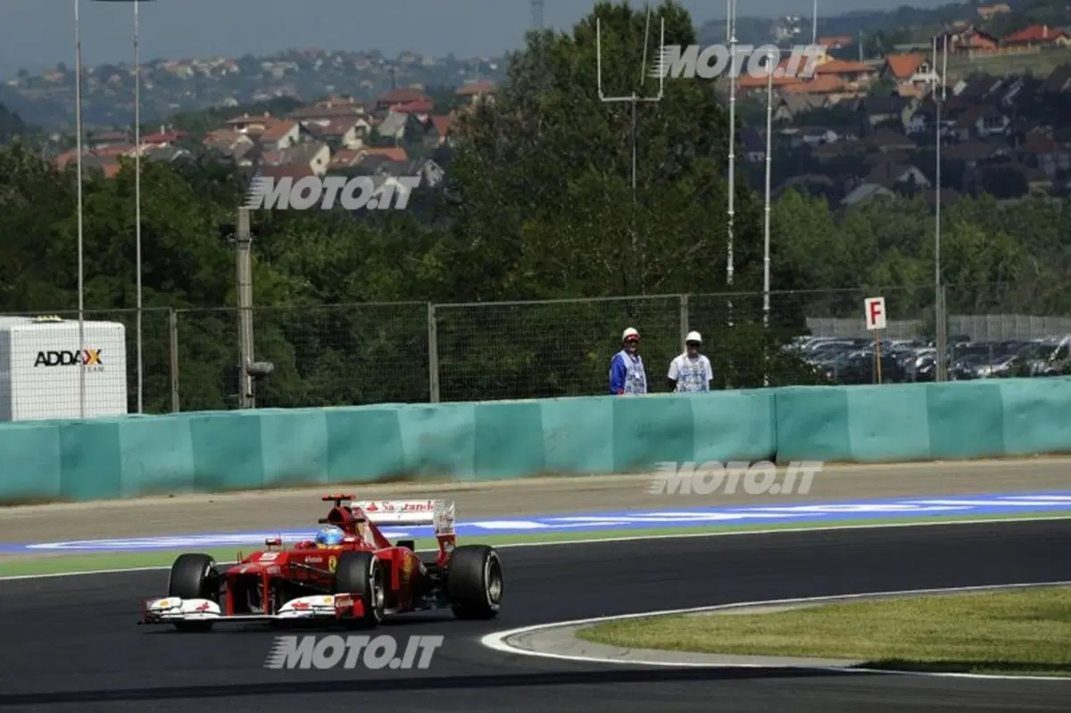 Hamilton domina le libere in Ungheria (23)