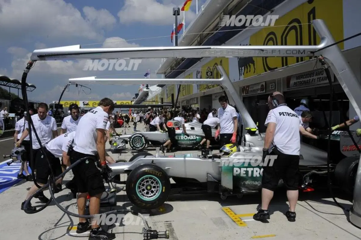Hamilton domina le libere in Ungheria (27)