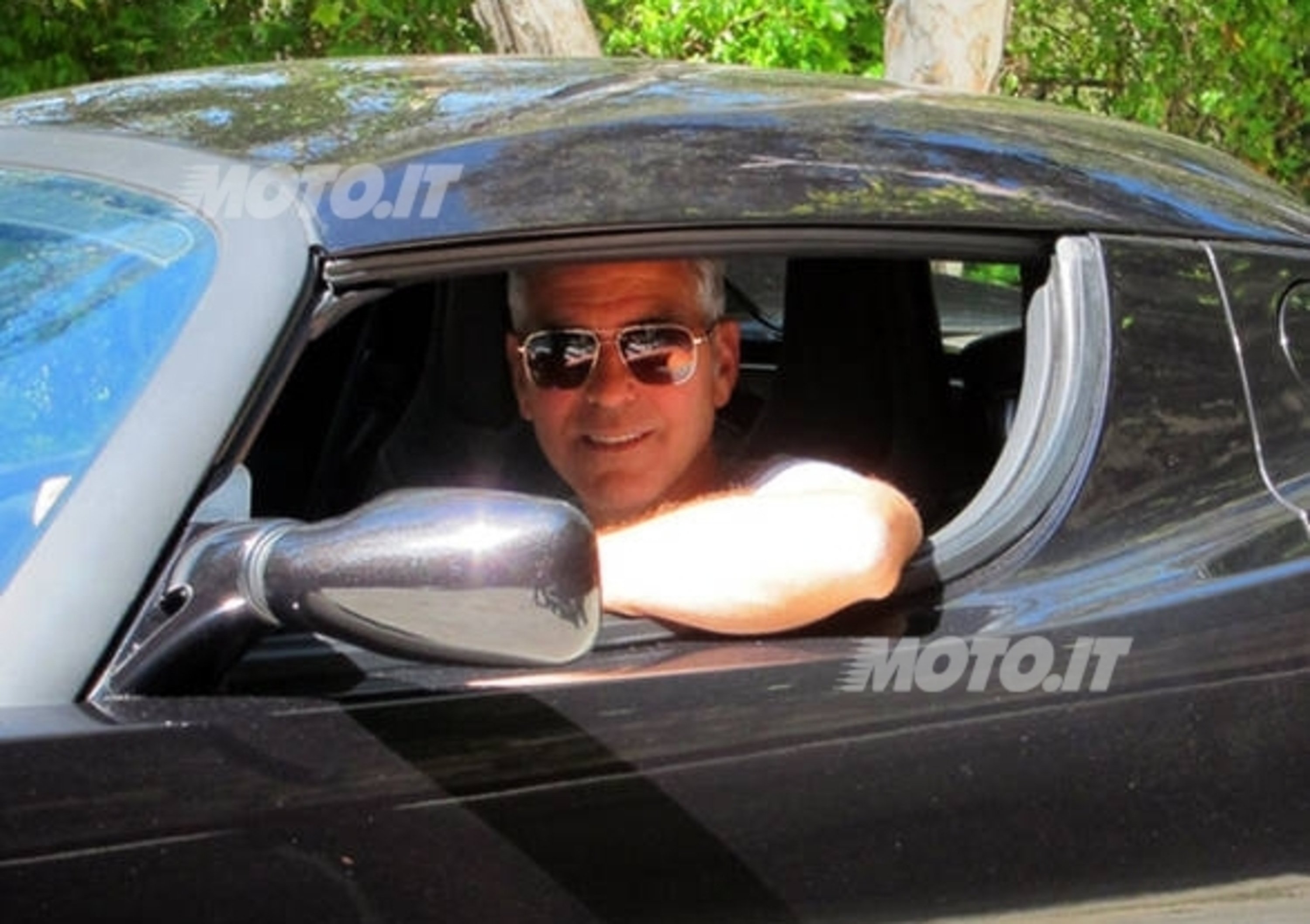 All&#039;asta la Tesla Roadster di Clooney