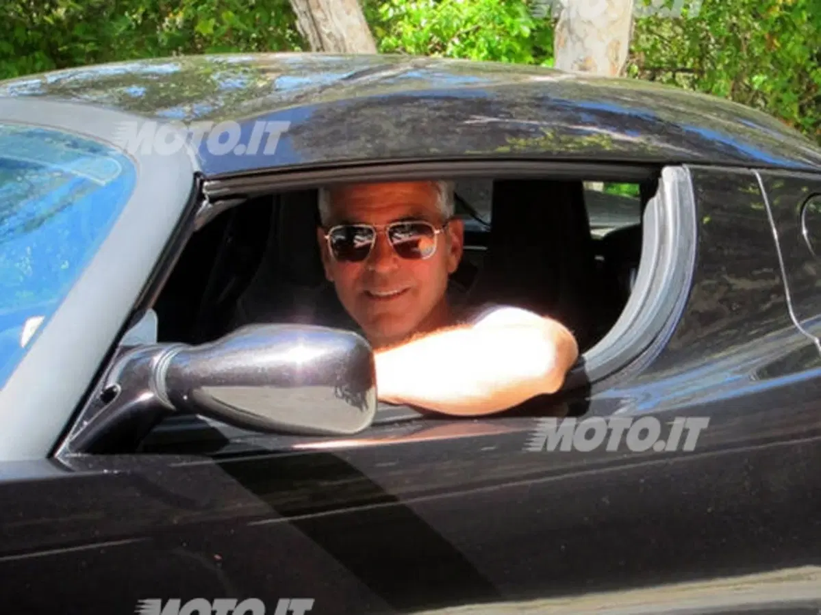 All'asta la Tesla Roadster di Clooney (2)
