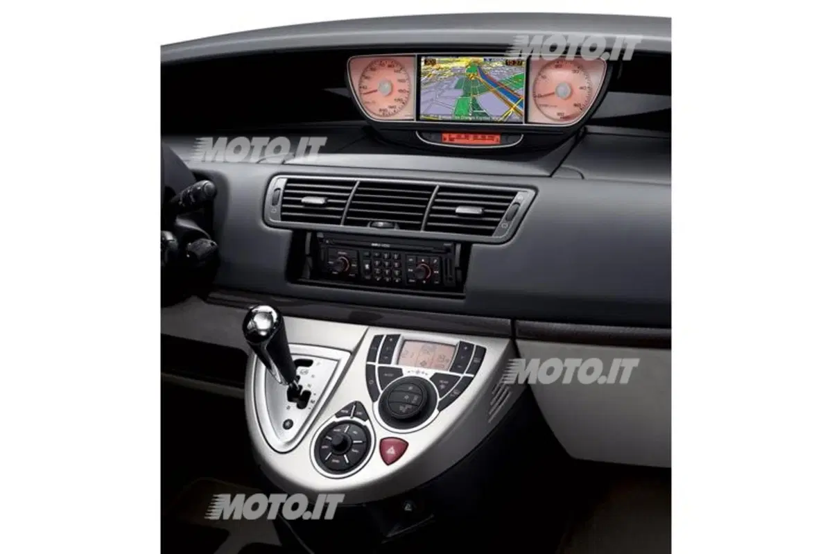 Peugeot 807 M.Y.2013 (6)
