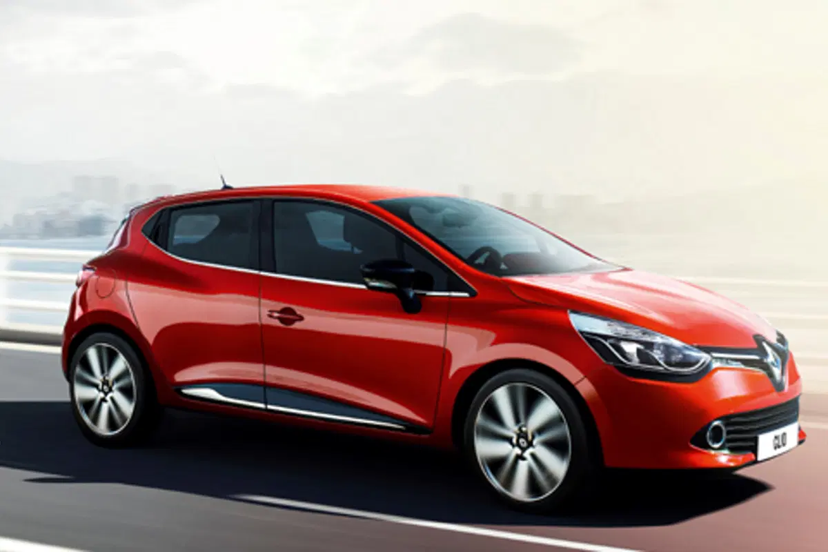Nuova Renault Clio in tour sulle spiagge italiane