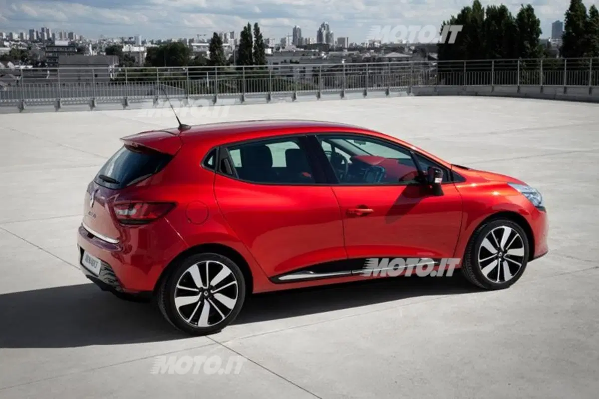 Nuova Renault Clio in tour sulle spiagge italiane (3)