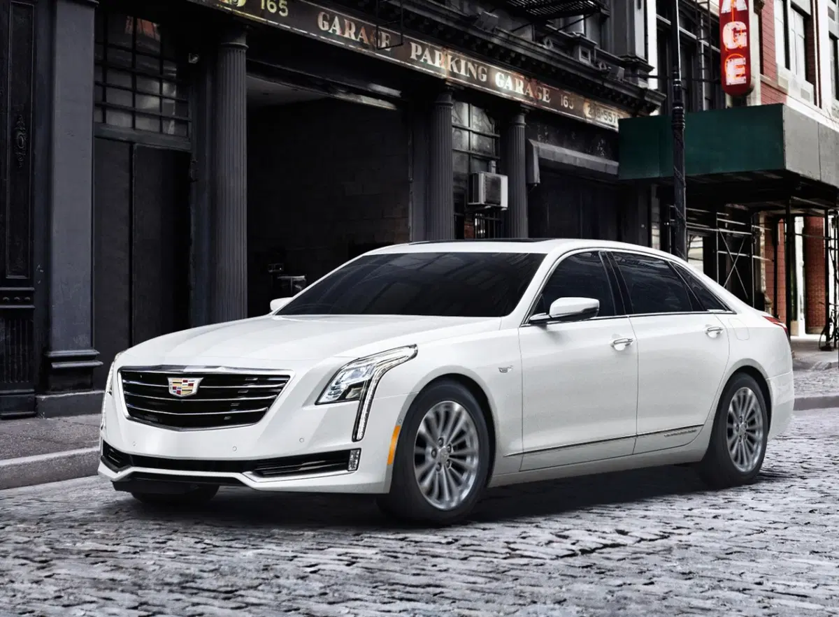 Cadillac CT6 Plug-in Hybrid: esordio USA a Los Angeles (7)