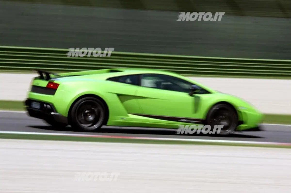 Lamborghini Gallardo LP 570-4 Superleggera (2)