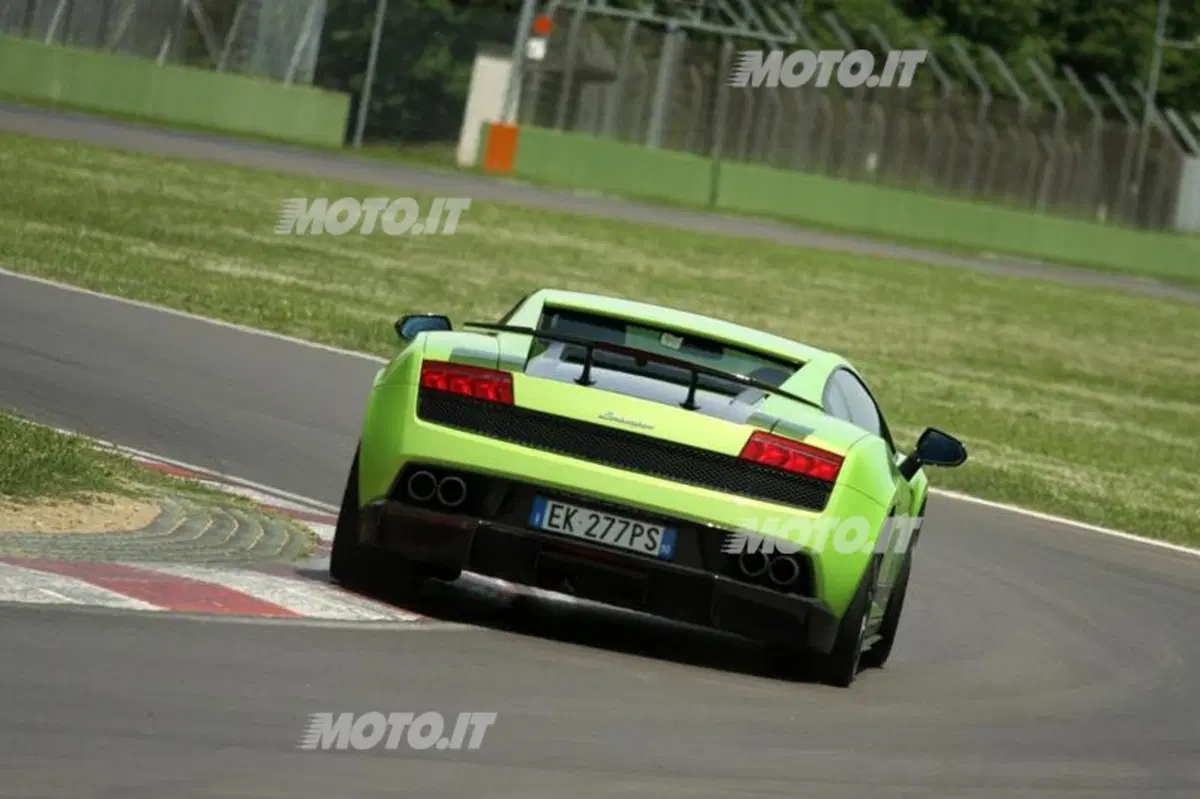 Lamborghini Gallardo LP 570-4 Superleggera (4)