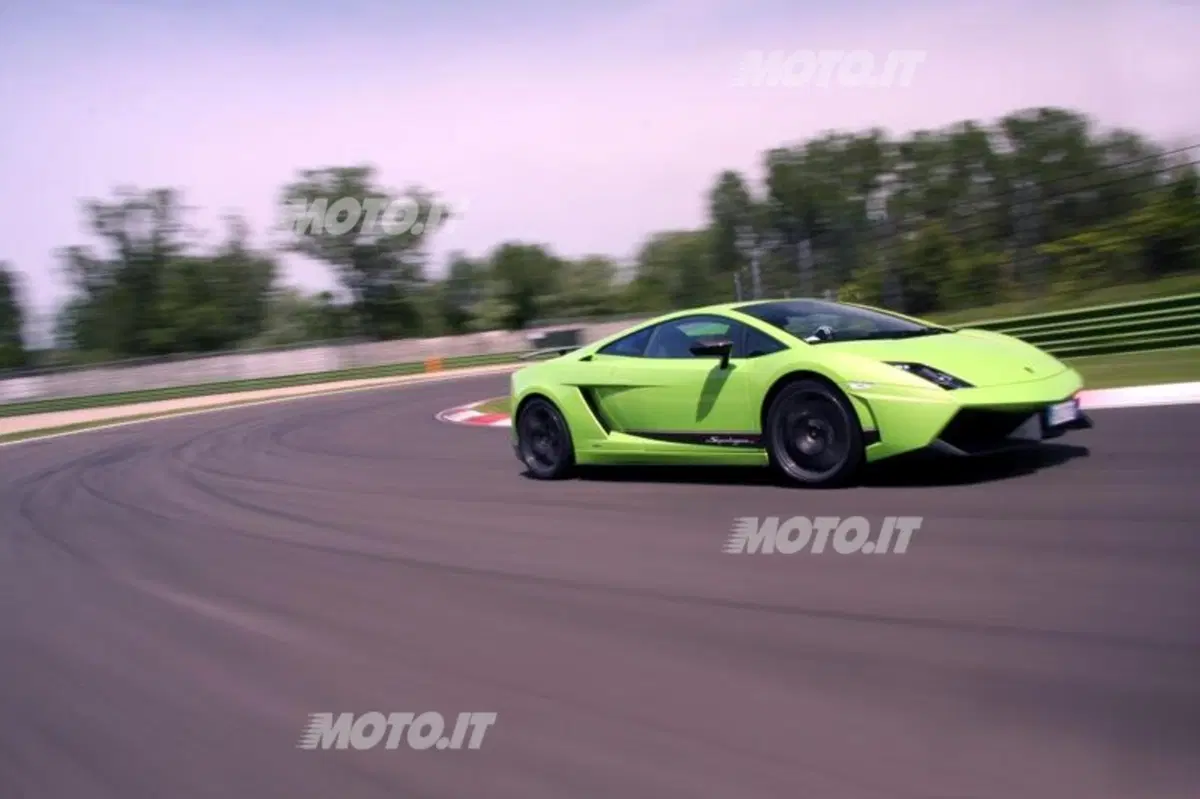 Lamborghini Gallardo LP 570-4 Superleggera (6)
