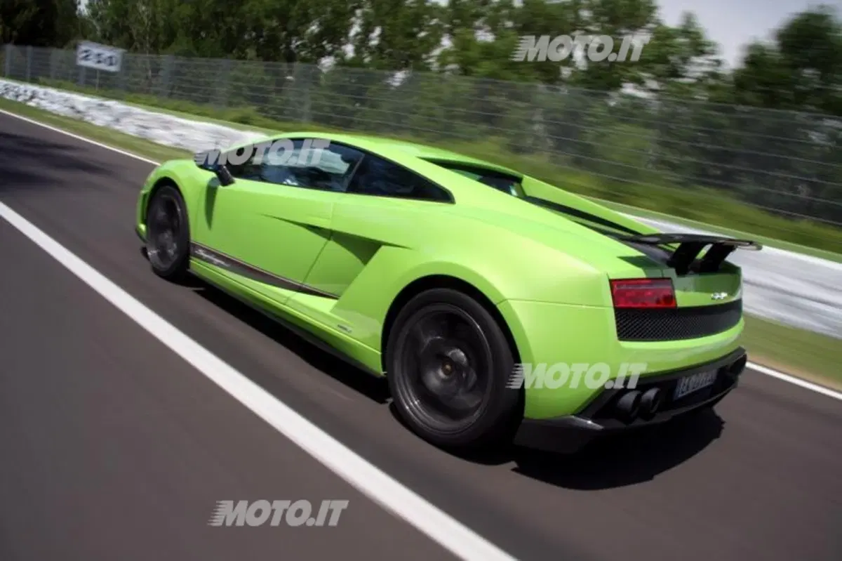 Lamborghini Gallardo LP 570-4 Superleggera (8)