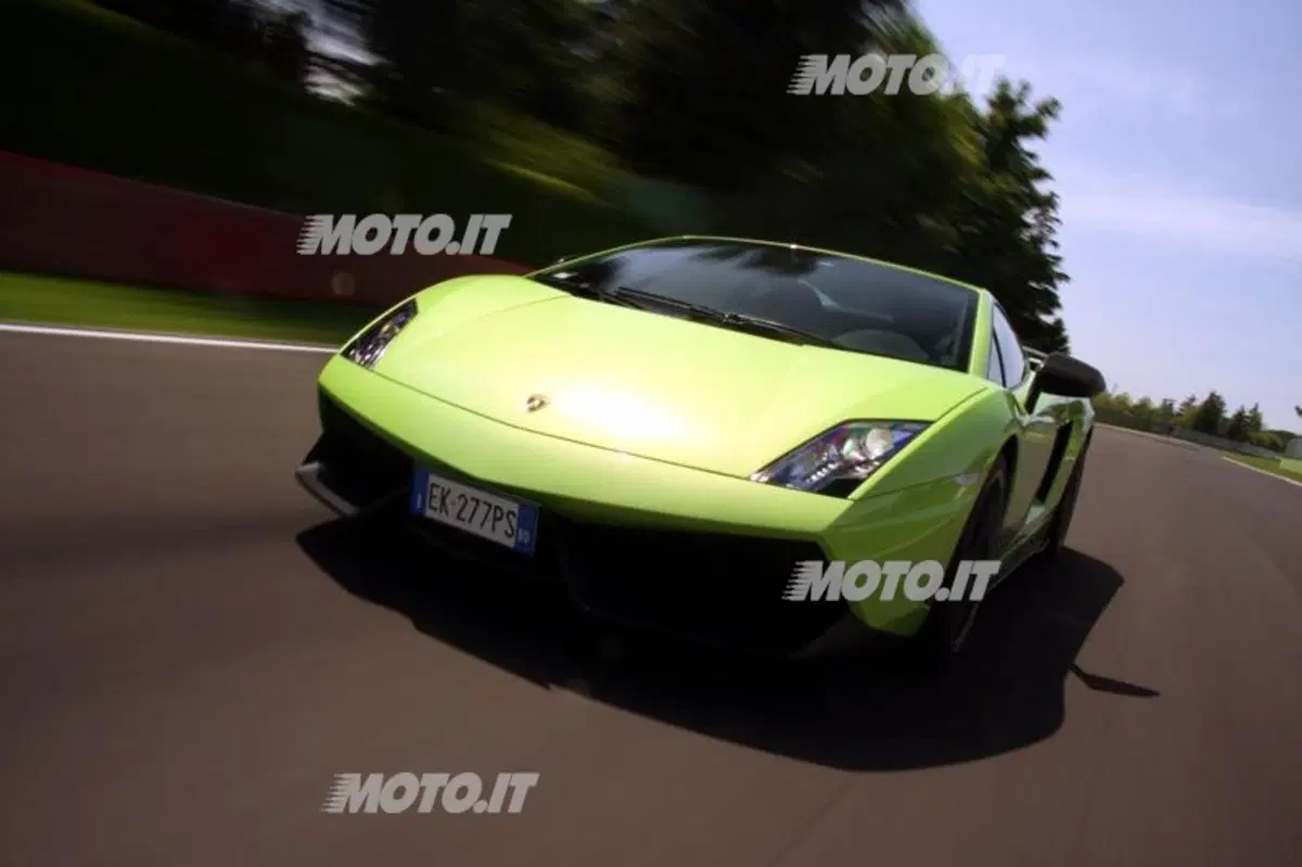Lamborghini Gallardo LP 570-4 Superleggera (10)