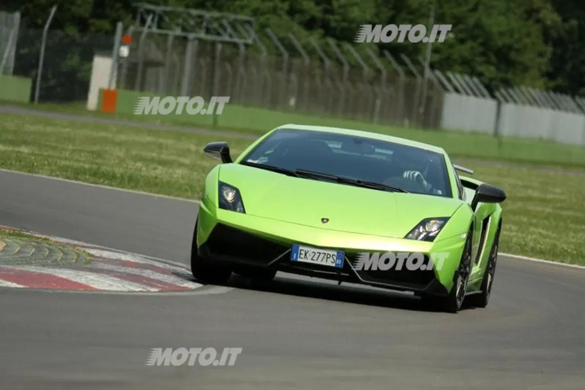 Lamborghini Gallardo LP 570-4 Superleggera (11)