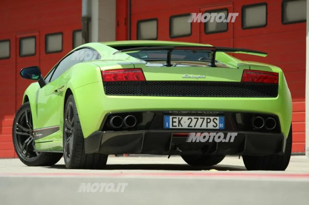 Lamborghini Gallardo LP 570-4 Superleggera (13)