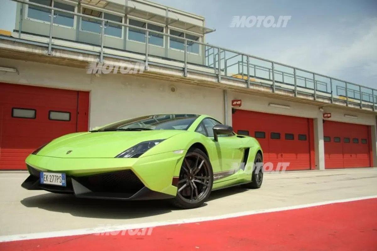 Lamborghini Gallardo LP 570-4 Superleggera (16)