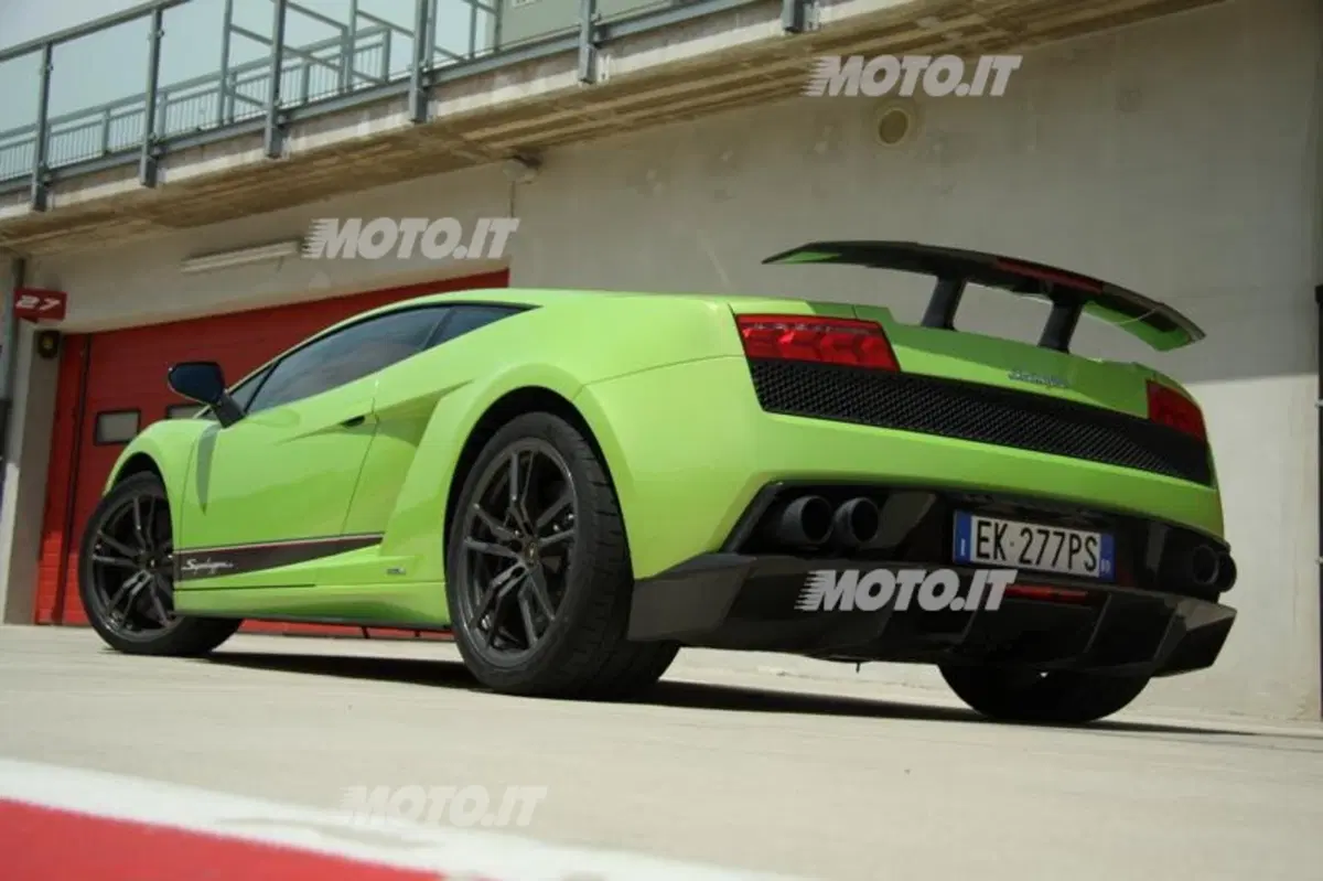 Lamborghini Gallardo LP 570-4 Superleggera (17)