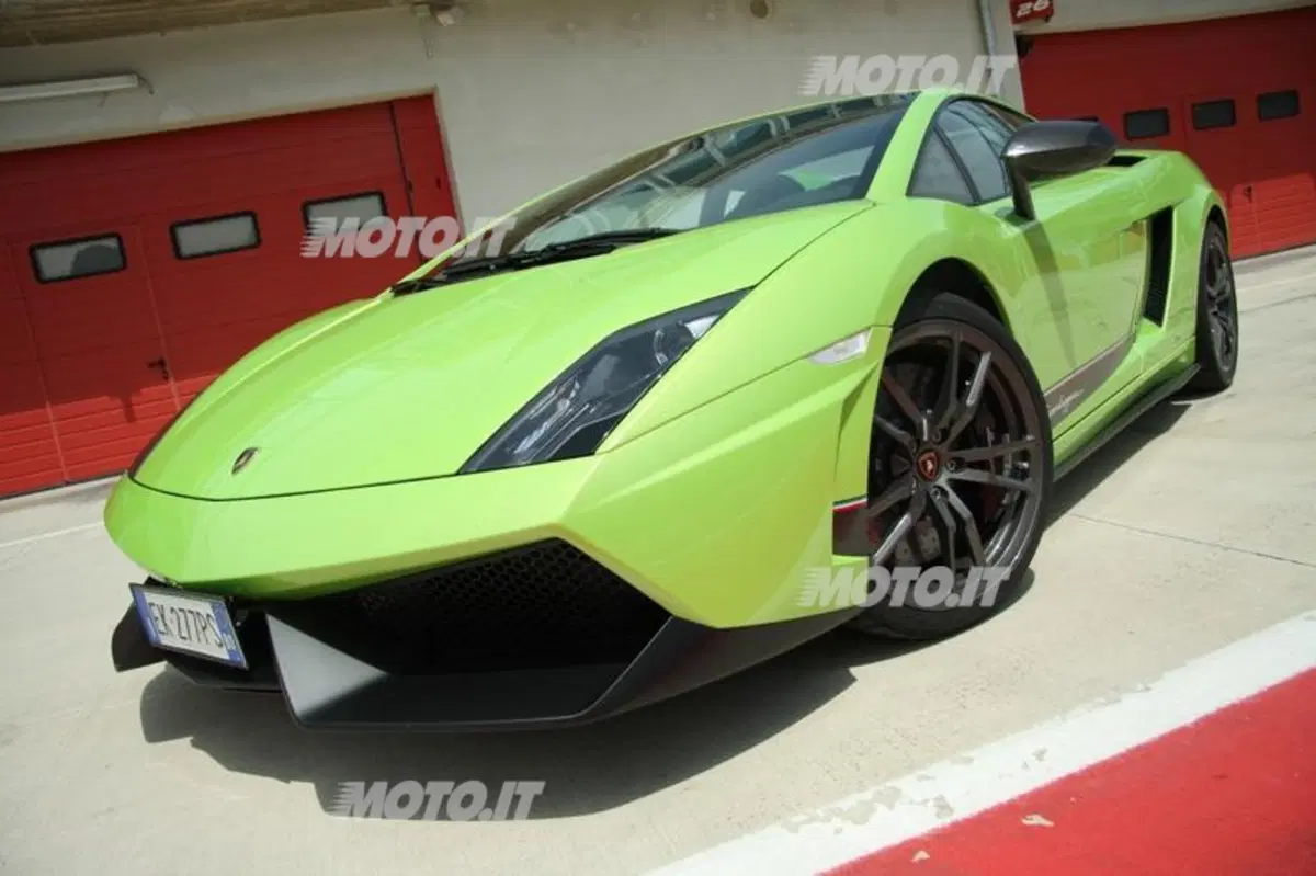 Lamborghini Gallardo LP 570-4 Superleggera (18)