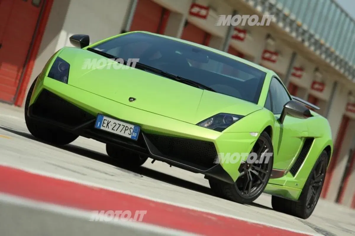 Lamborghini Gallardo LP 570-4 Superleggera (19)