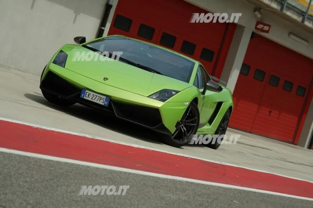 Lamborghini Gallardo LP 570-4 Superleggera (21)