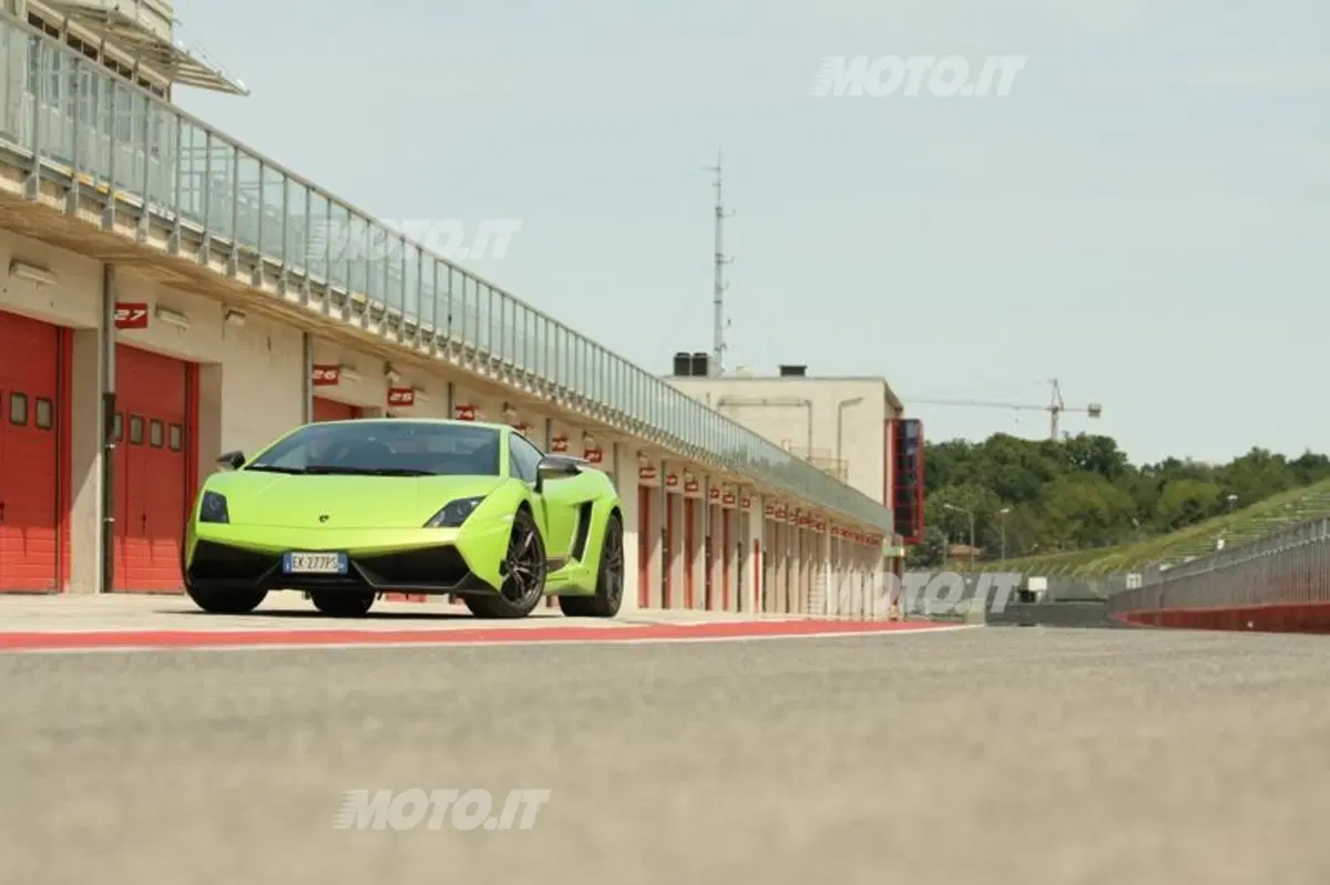 Lamborghini Gallardo LP 570-4 Superleggera (22)