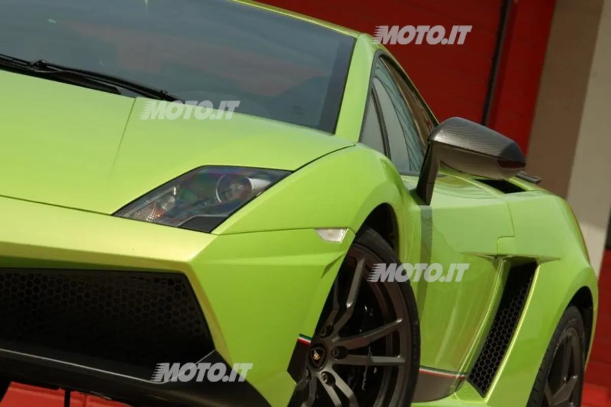 Lamborghini Gallardo LP 570-4 Superleggera (23)
