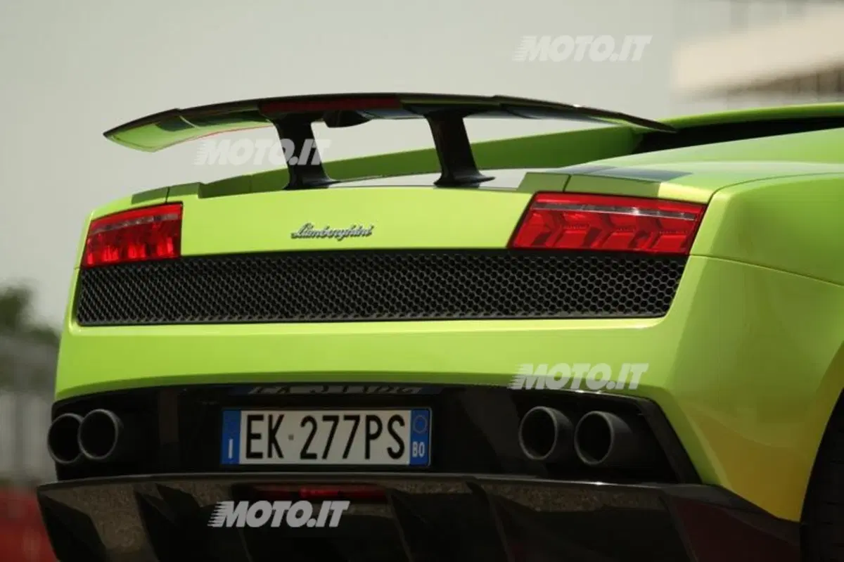 Lamborghini Gallardo LP 570-4 Superleggera (25)
