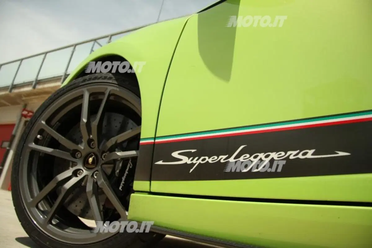 Lamborghini Gallardo LP 570-4 Superleggera (28)