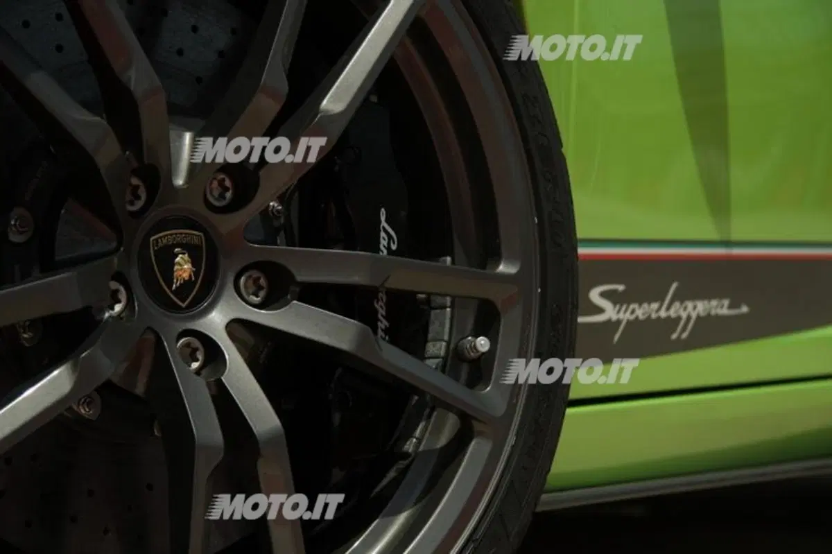 Lamborghini Gallardo LP 570-4 Superleggera (32)