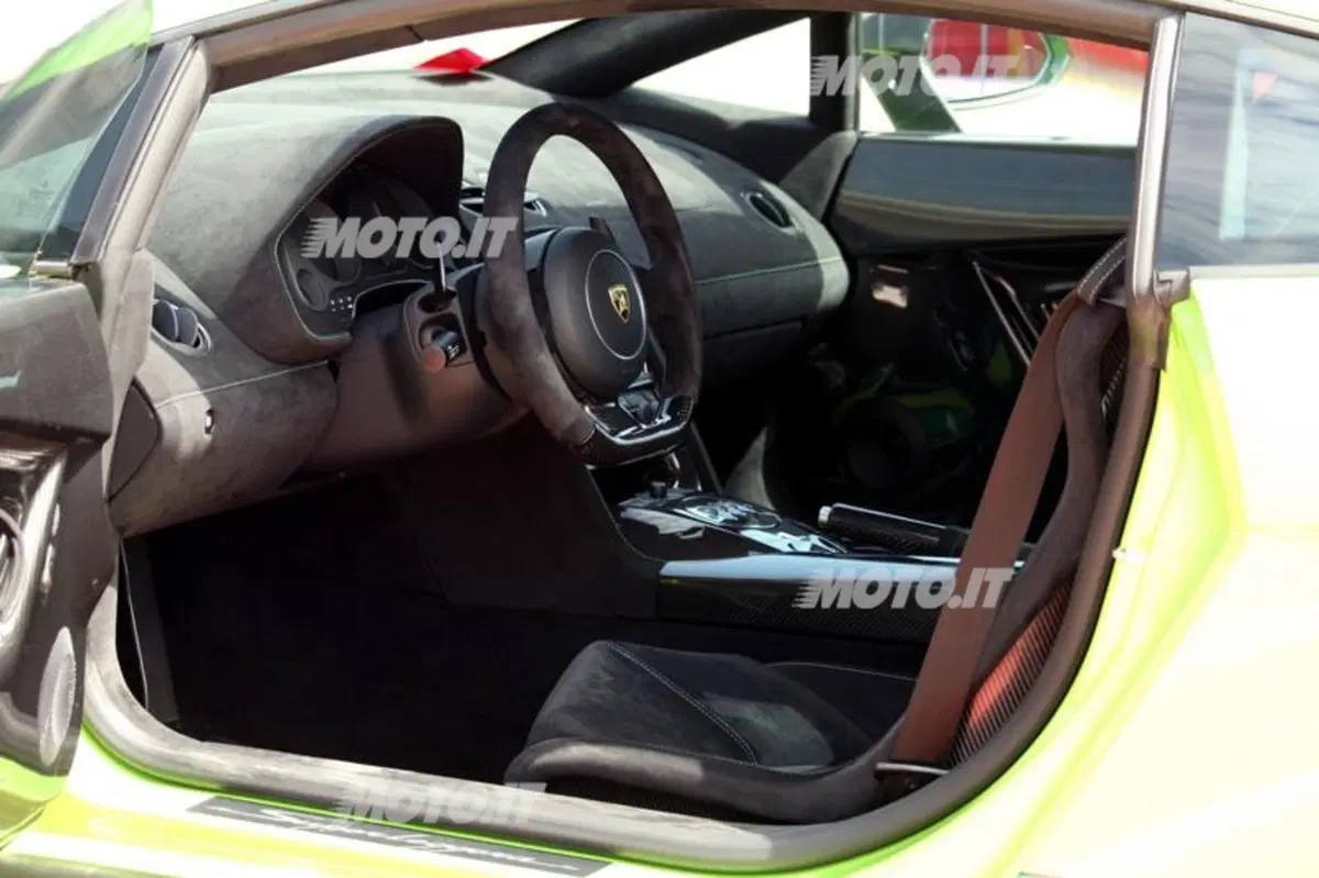 Lamborghini Gallardo LP 570-4 Superleggera (38)