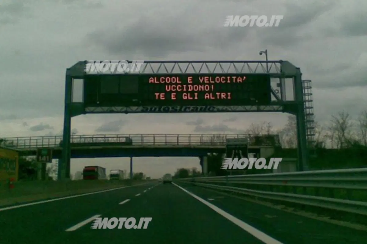 Pannelli luminosi a messaggio variabile in autostrada: sono davvero utili? (3)