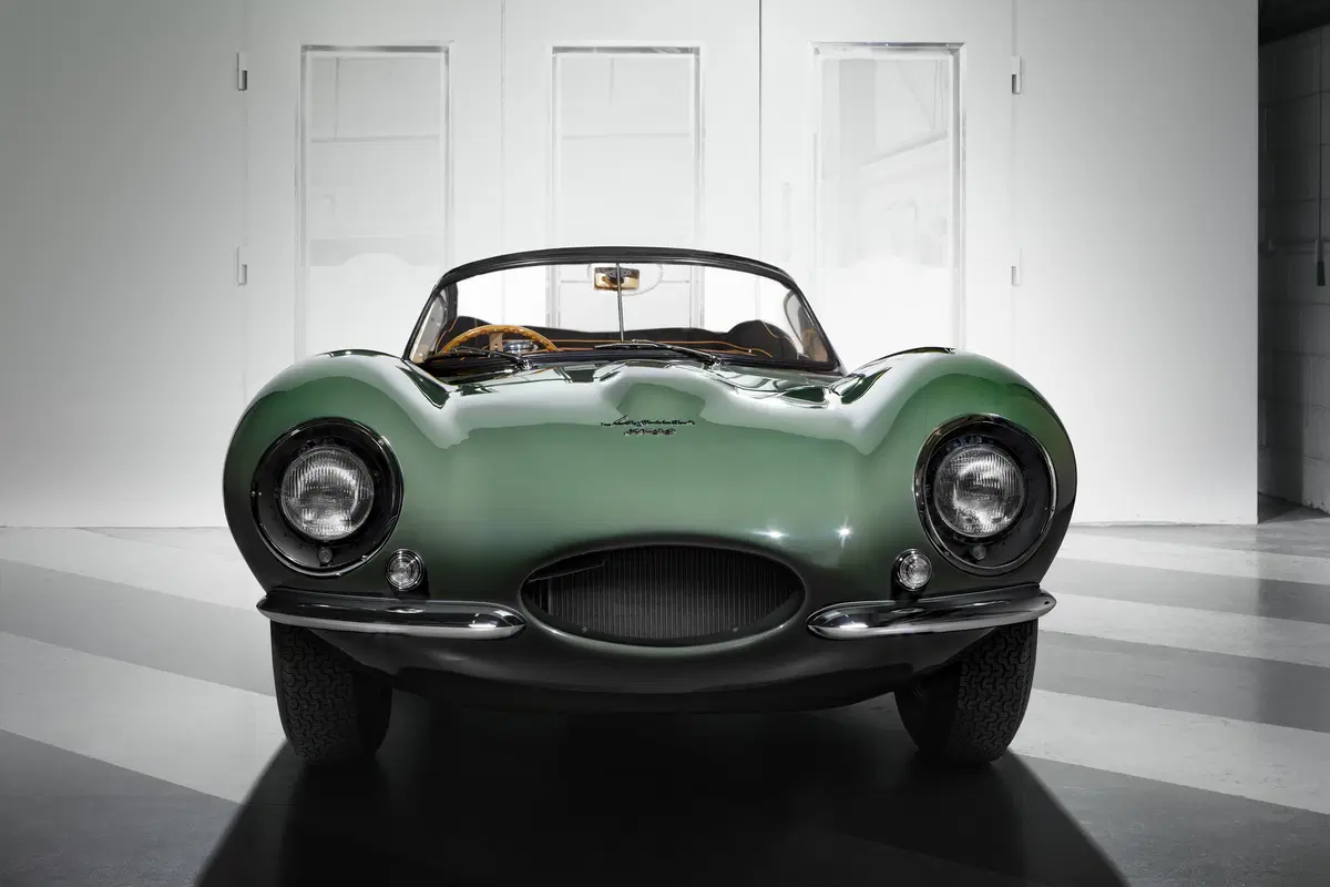 Jaguar XKSS, l'iconica auto del '57 rivive in nove nuovi esemplari