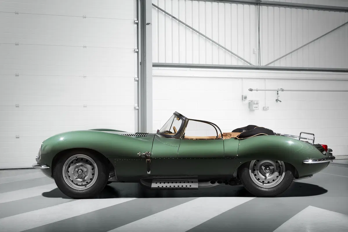 Jaguar XKSS, l'iconica auto del '57 rivive in nove nuovi esemplari (7)
