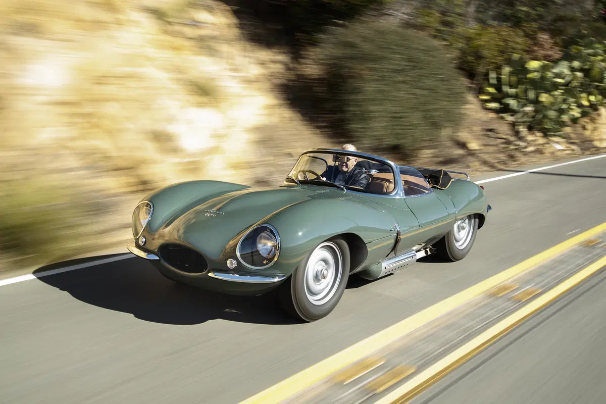 Jaguar XKSS, l'iconica auto del '57 rivive in nove nuovi esemplari (8)