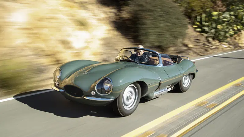 Jaguar XKSS, l'iconica auto del '57 rivive in nove nuovi esemplari