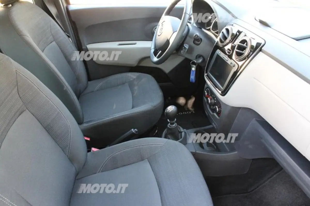 Dacia Lodgy (22)
