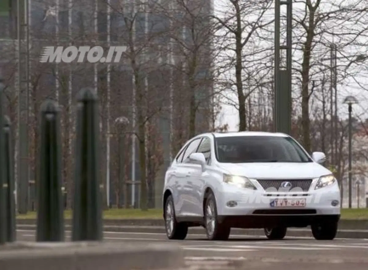 Lexus RX 450h: scelta da Google per i test a guida autonoma (3)