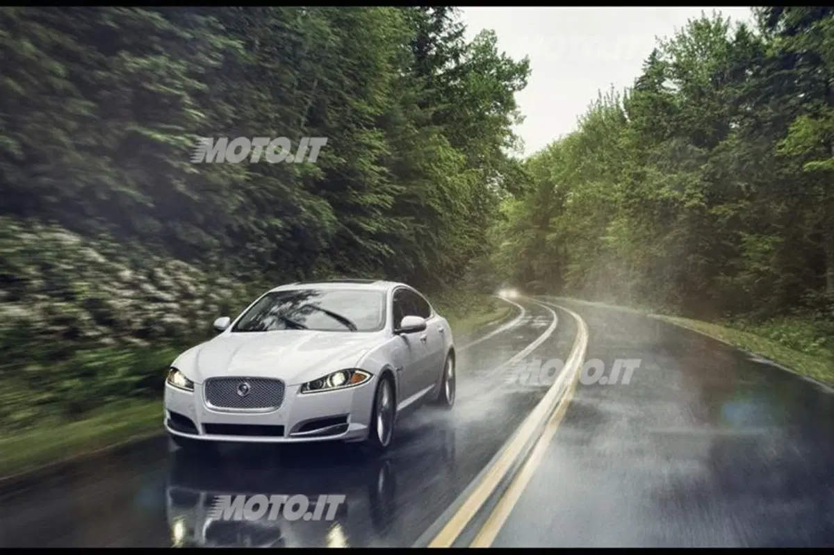 Jaguar XF e XJ: in arrivo la trazione integrale (2)