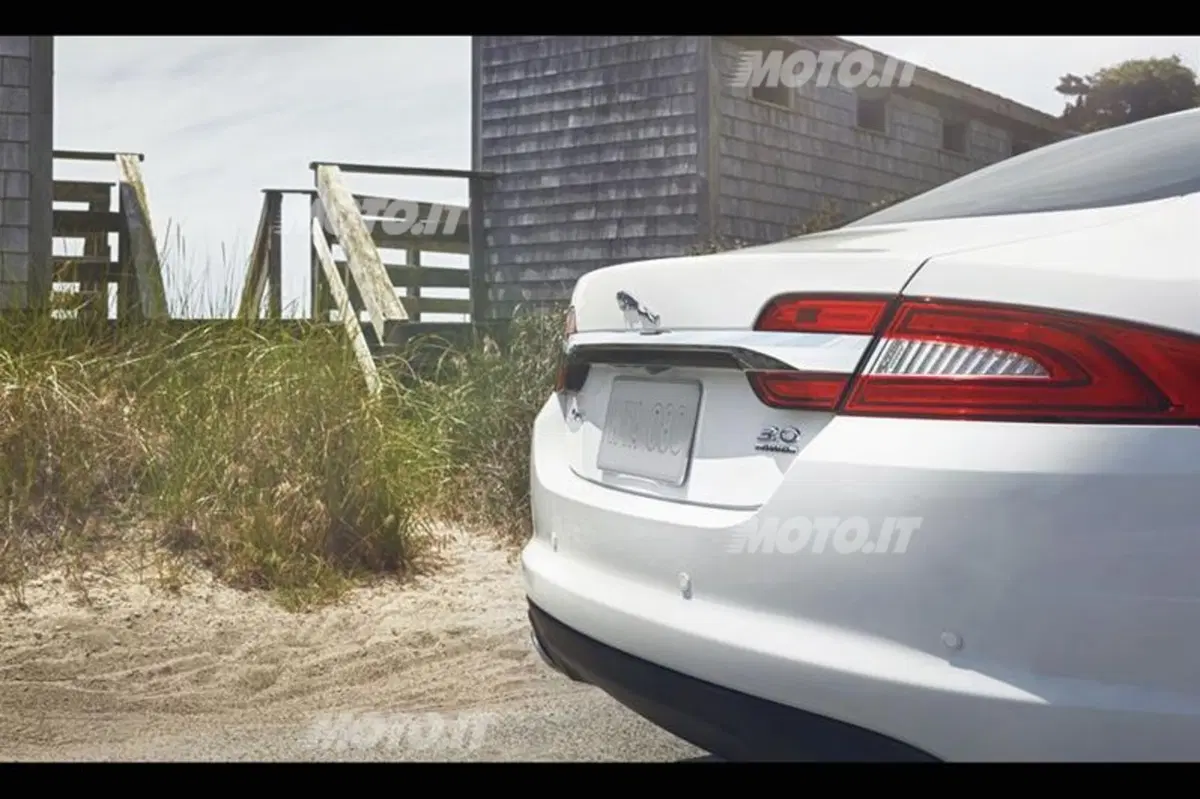 Jaguar XF e XJ: in arrivo la trazione integrale (7)