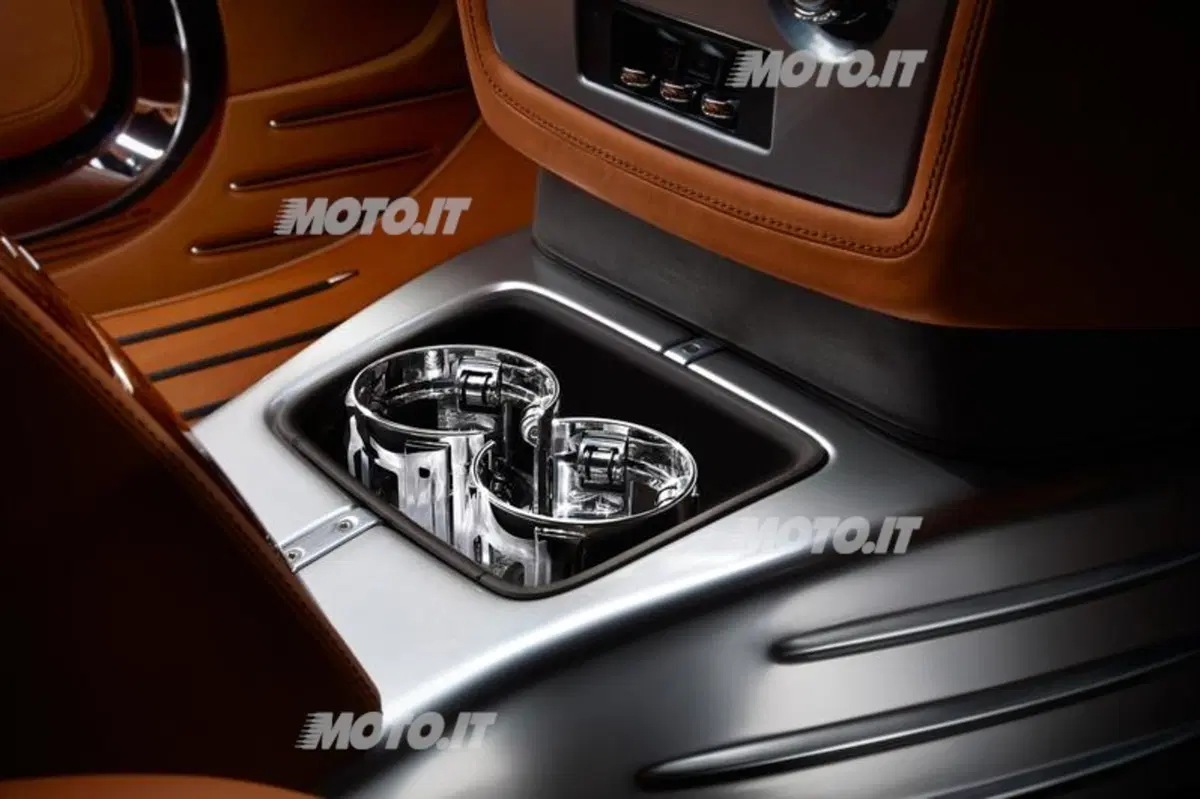 Rolls-Royce Phantom Coupé Aviator Collection (4)
