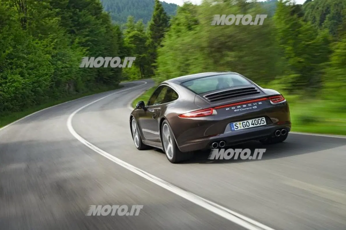 Porsche 911 Carrera 4 e Carrera 4S (3)
