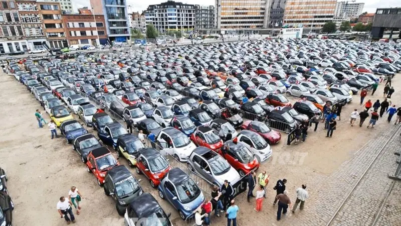 Record ad Anversa: la smart parade pi&ugrave; lunga del mondo
