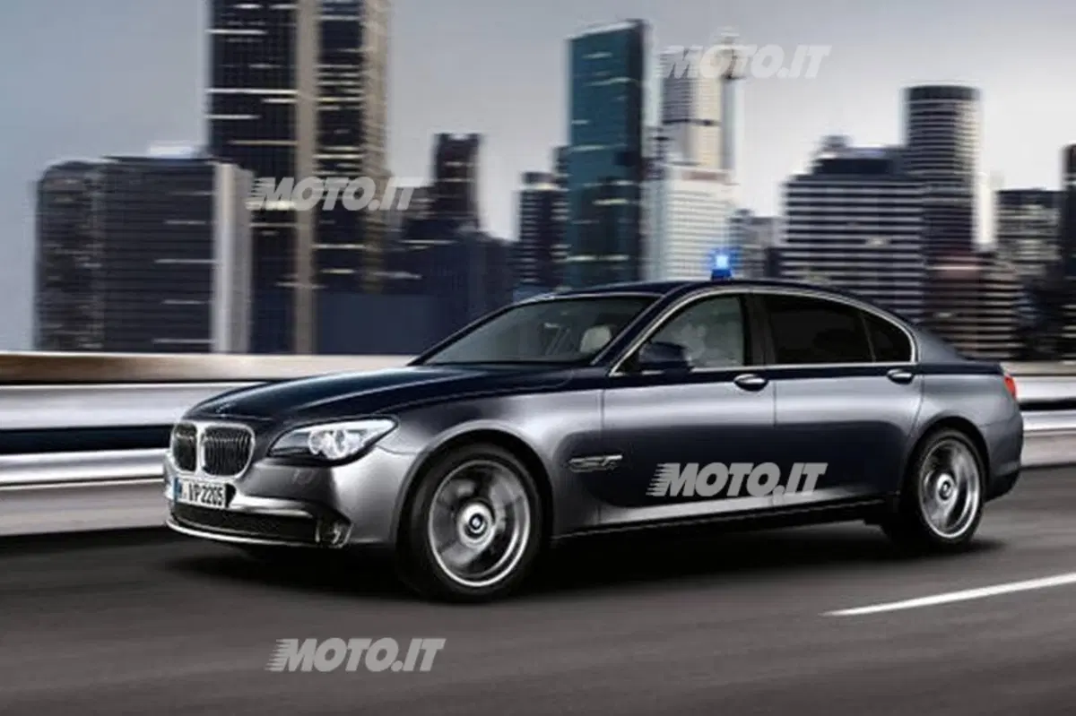 BMW: nuove auto e moto per Polizia e VIP (2)