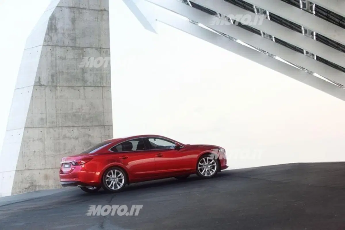 Nuova Mazda6: foto e informazioni ufficiali (4)