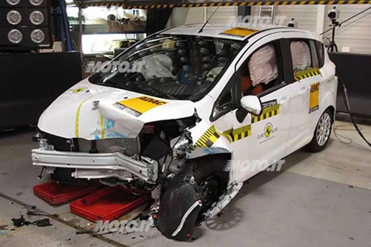 Ford B-Max: 5 stelle Euro NCAP (2)