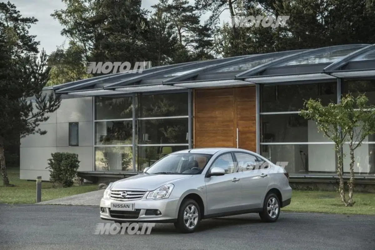 Nuova Nissan Almera: svelata a Mosca (3)