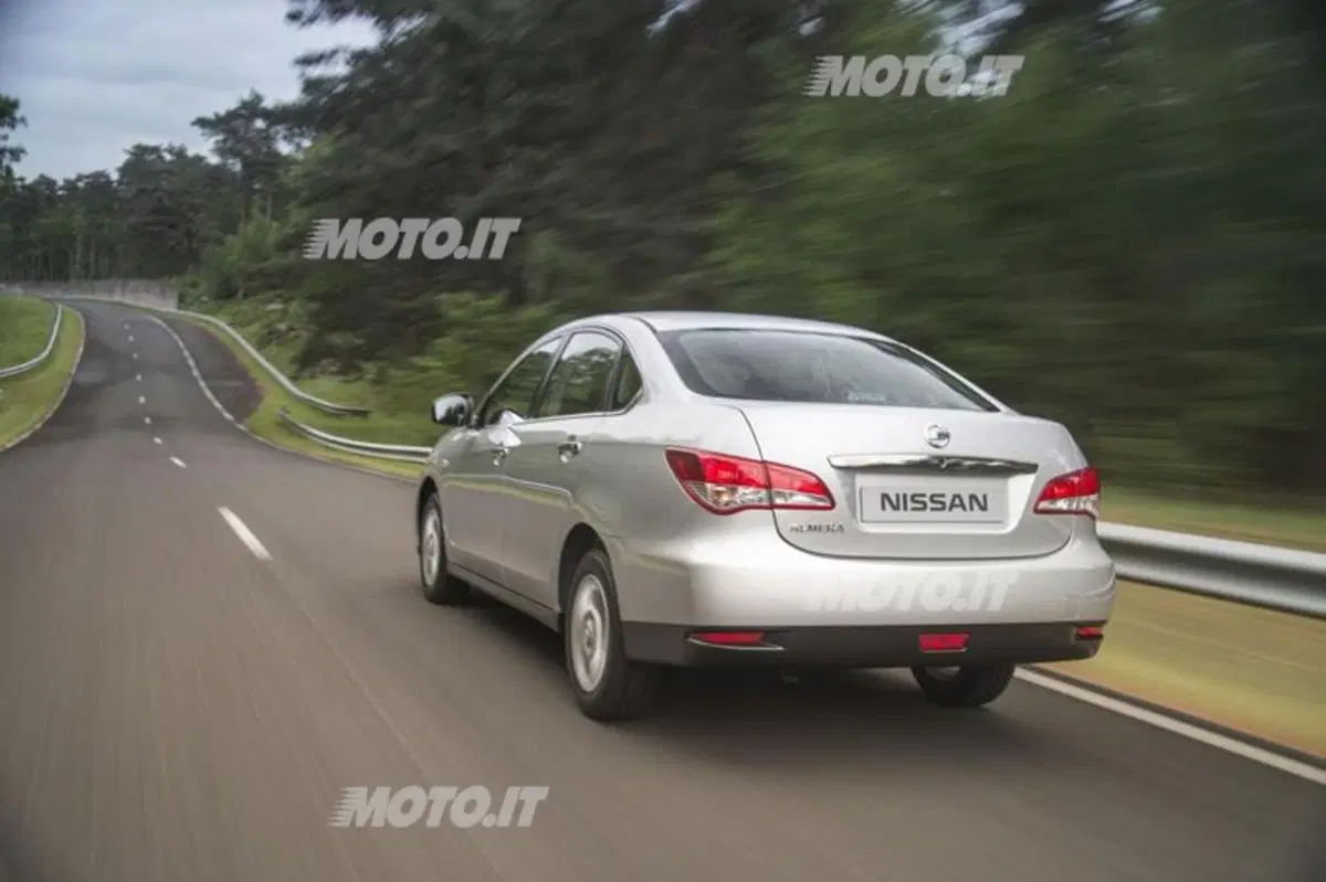 Nuova Nissan Almera: svelata a Mosca (6)