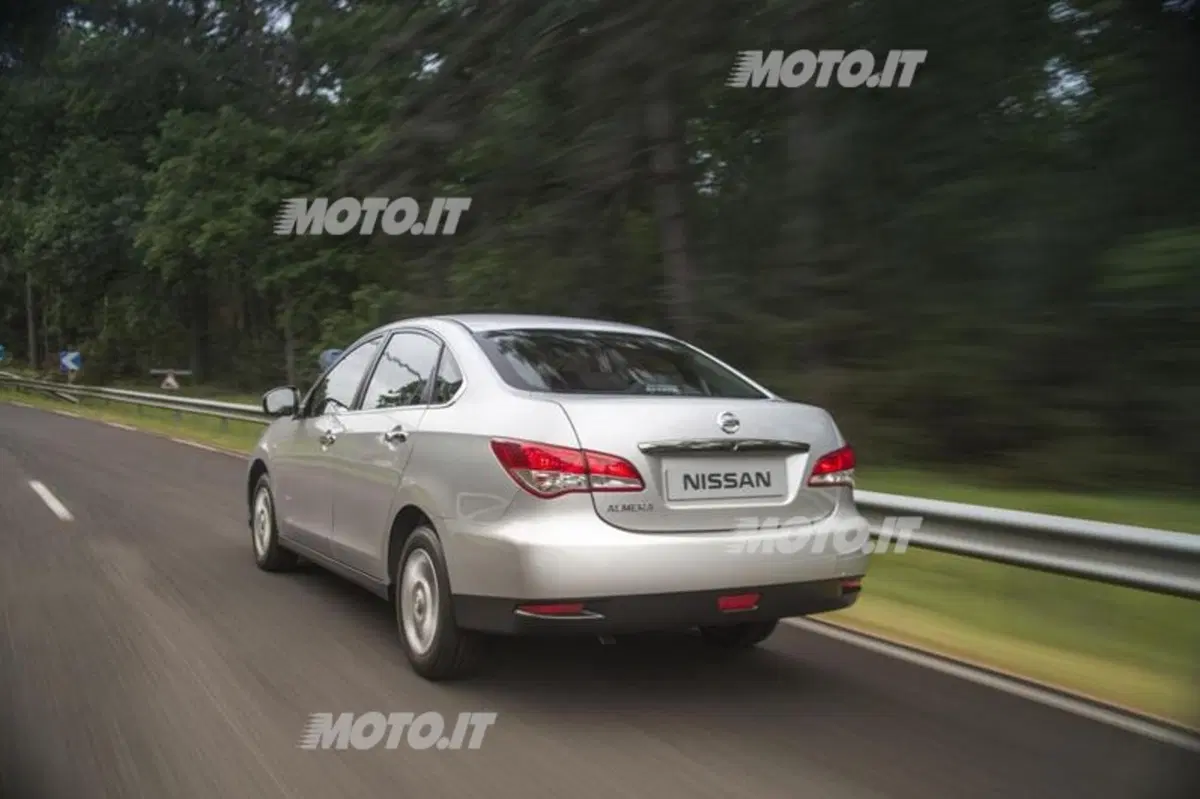 Nuova Nissan Almera: svelata a Mosca (8)