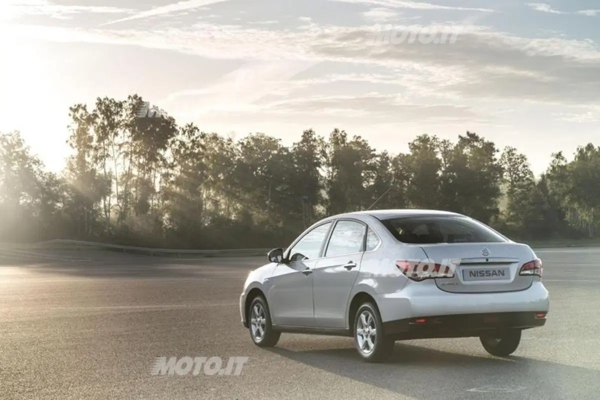 Nuova Nissan Almera: svelata a Mosca (10)