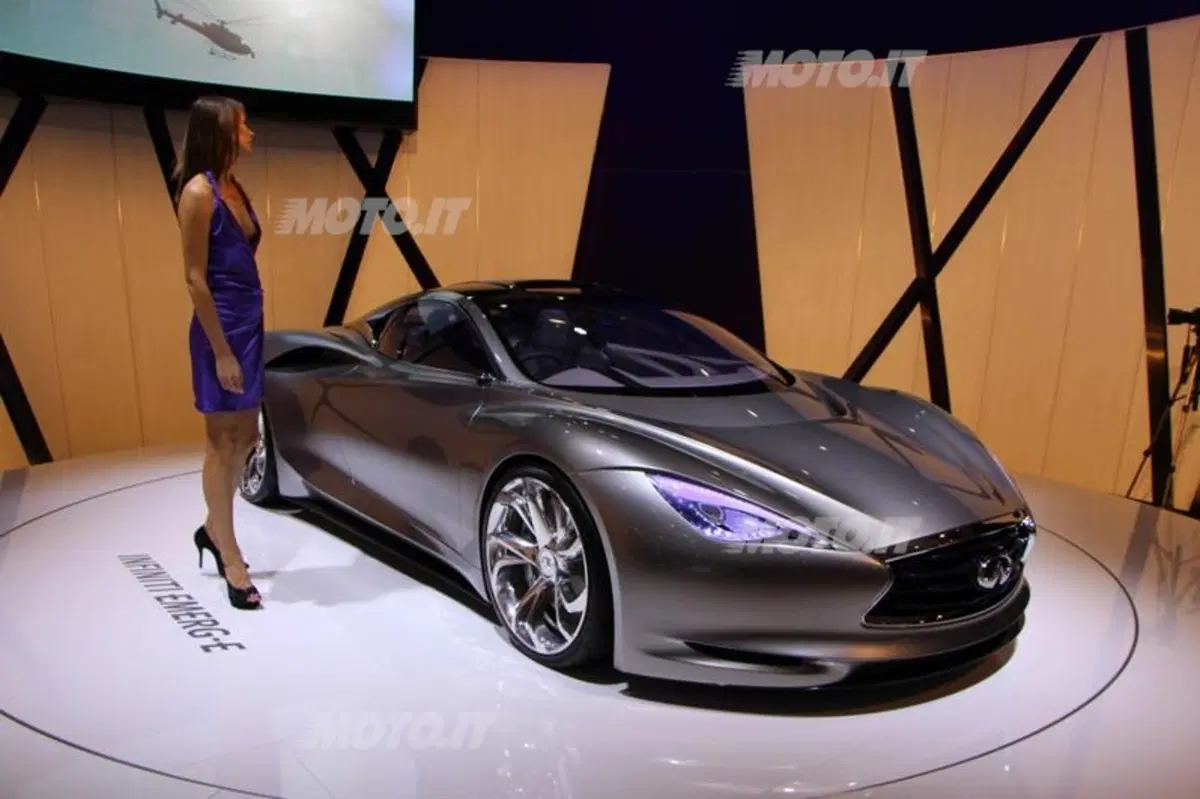 Infiniti al Salone di Parigi 2012 (2)