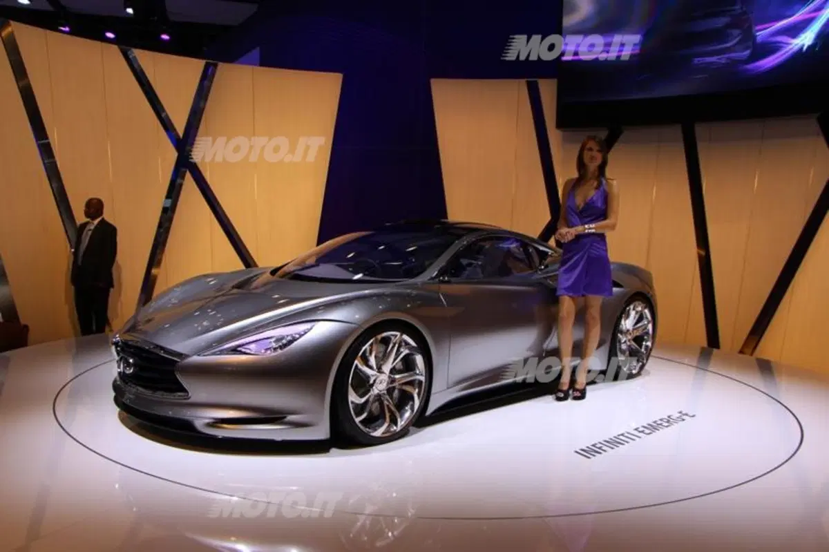 Infiniti al Salone di Parigi 2012 (3)