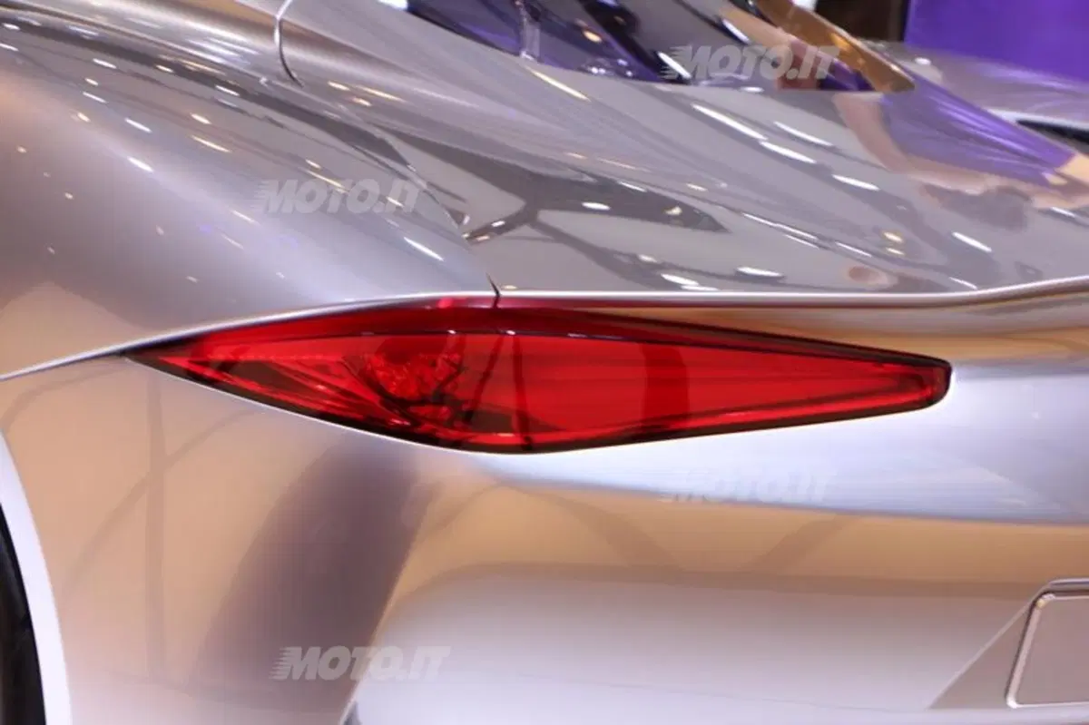 Infiniti al Salone di Parigi 2012 (18)