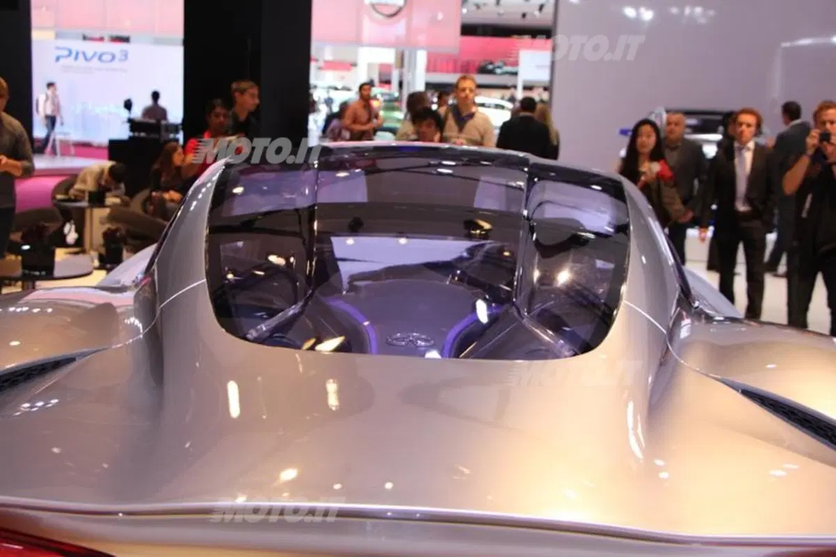 Infiniti al Salone di Parigi 2012 (26)